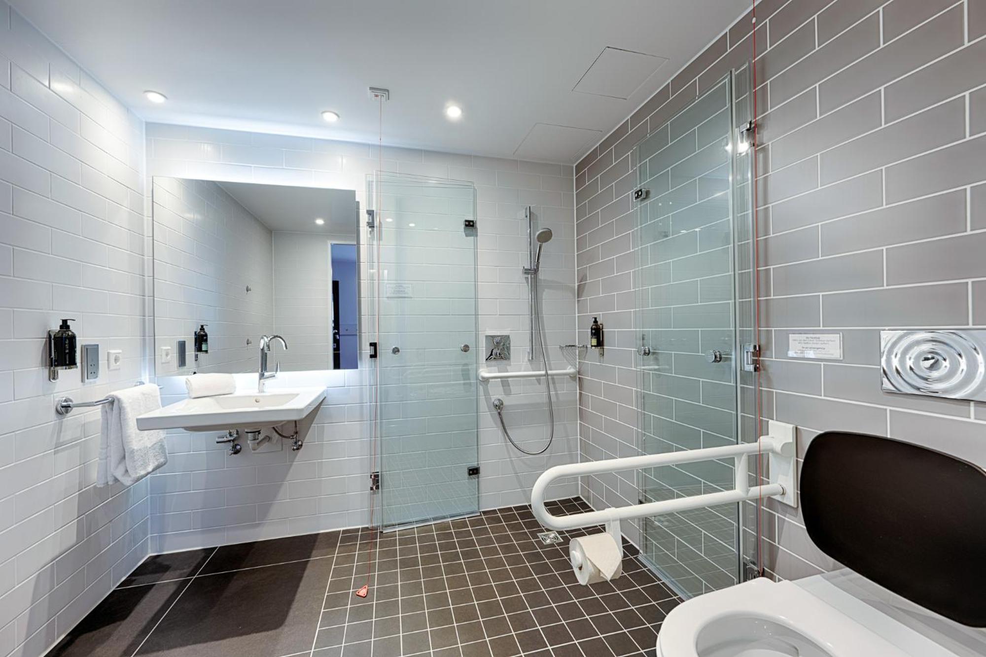 Premier Inn Berlin City Wilmersdorf Exterior foto